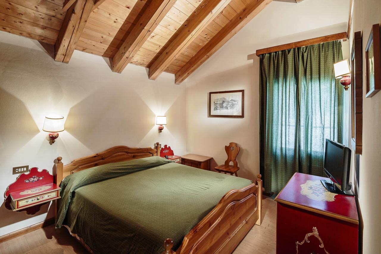 Dependance Hotel Corona Cortina d'Ampezzo Buitenkant foto